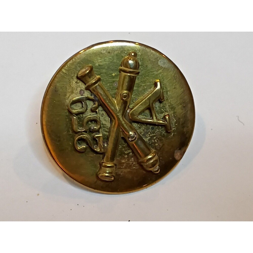 Vintage US Army 259 Field Artillery Battalion "A" Collar Disc Pin WW 2 Era